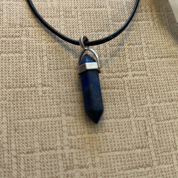 Silvertone wrapped gemstone point pendant on black leather necklace - Picture 5 of 5